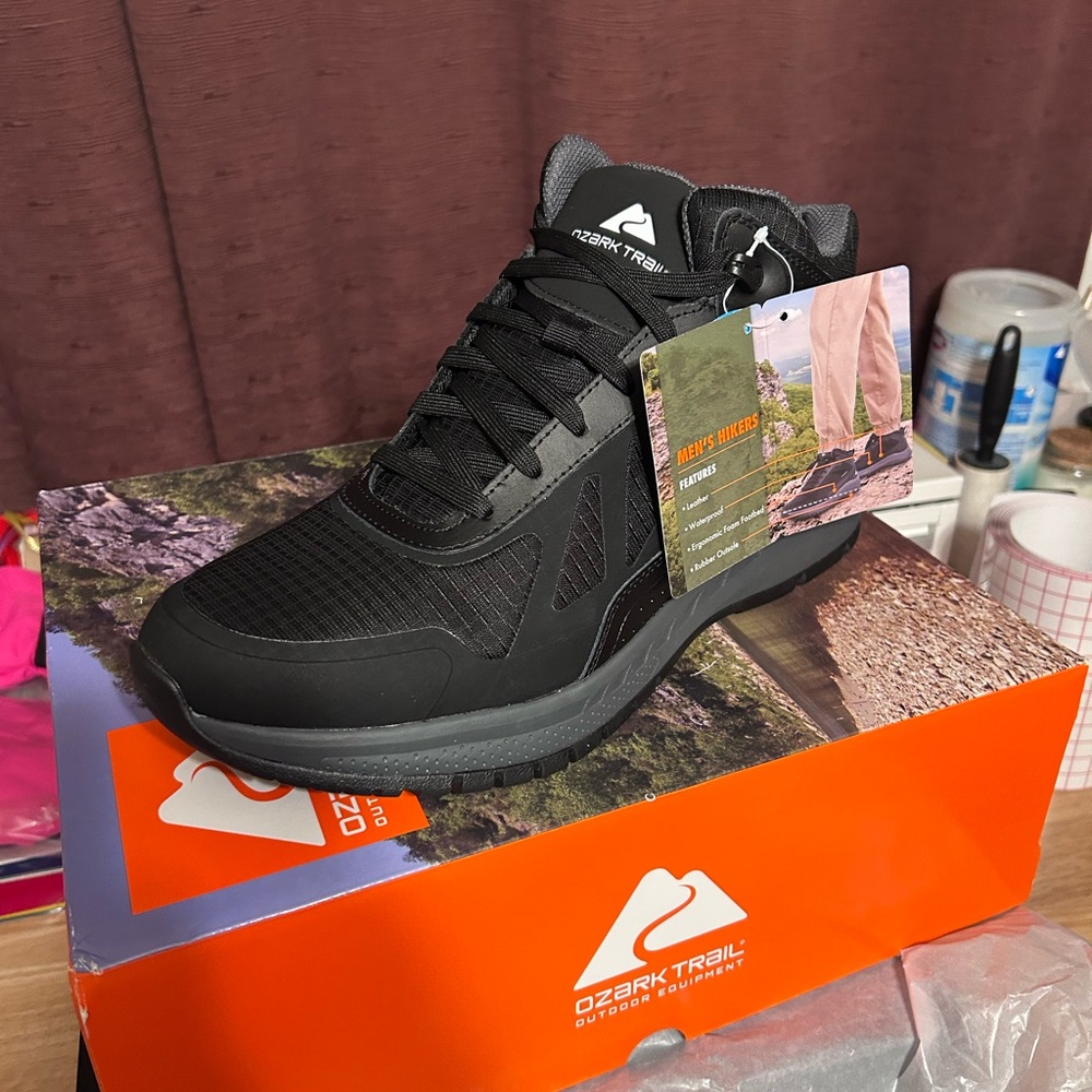 Ozark Trail Men's Black Athletic Hiker Shoes - Picture 7 of 9